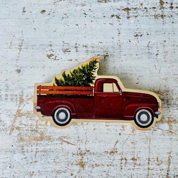 *Fresh Cut Tree & Truck Wood Sitter - Picture 6 of 12